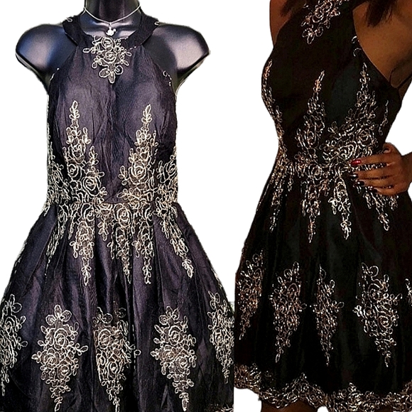 Windsor Dresses & Skirts - 💎Windsor Black & Gold Dress💎